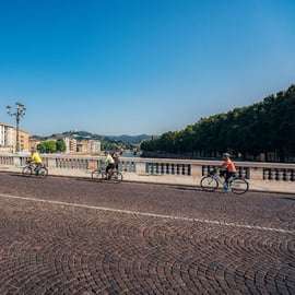 Verona E-Bike Tour to Castel San Pietro and Old Town