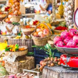 Verona: Mercato e lezione di cucina a casa di un abitante del posto