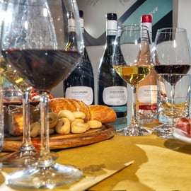 Tour en vélo électrique à Custoza : cave familiale et vin