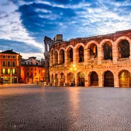 Tour a pie por Verona: Arena, balcón de Julieta y joyas ocultas