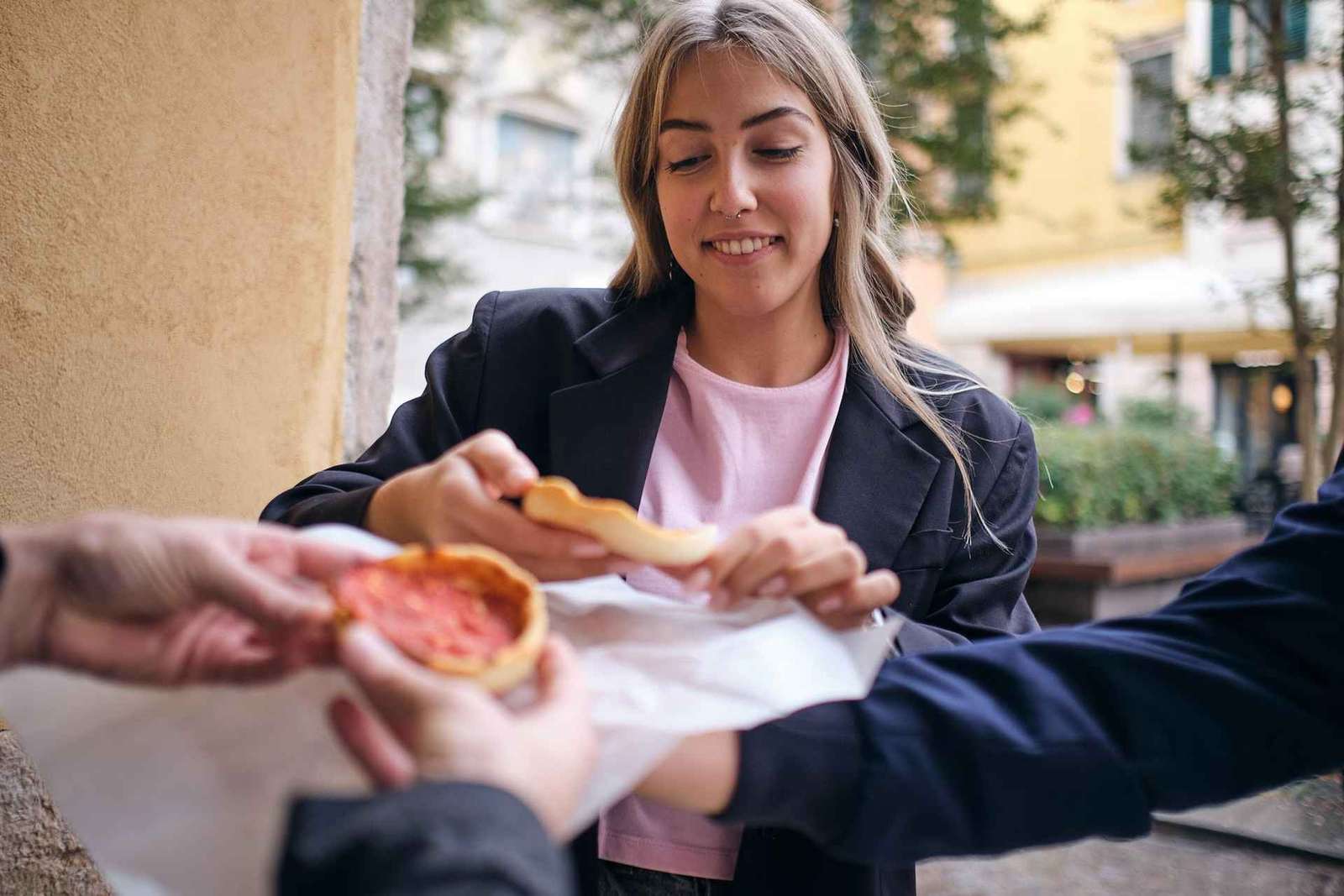 1.5 Hour Food Tour in Verona with Tastings & Sightseeing