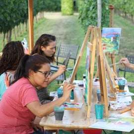 Lazise: Esperienza di pittura con vino e piatto di cibo locale