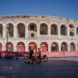 Verona E-Bike Tour to Castel San Pietro and Old Town