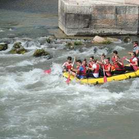 Rafting-Tour in Verona auf der Etsch: Stadt vom Fluss aus