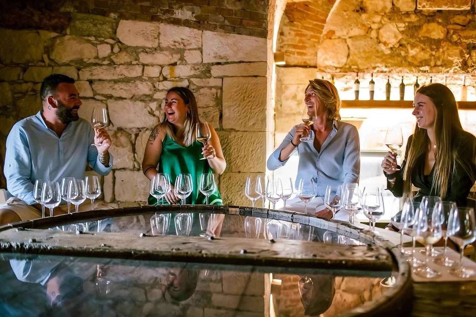 Dégustation de vin et de nourriture au château de Forte Benedek
