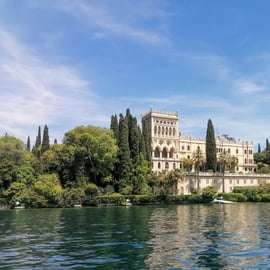 Garda: Tour privato in barca con degustazione di vini e prodotti gastronomici