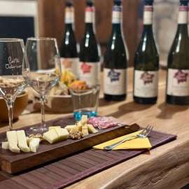 Tour della cantina in Valpolicella con vino, olio e formaggi