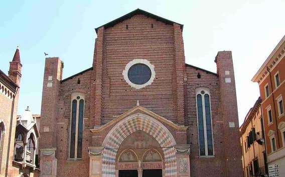 Verona: belépőjegy négy történelmi templomba hangosvezetéssel