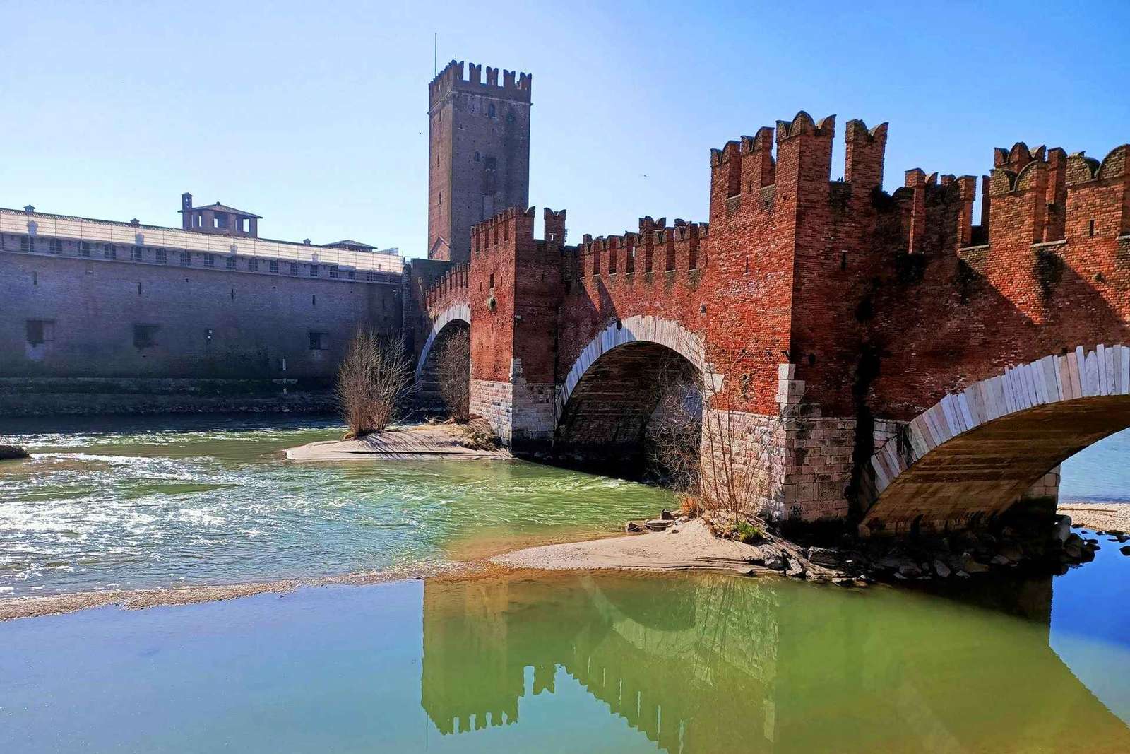 Tour a piedi di Verona con guida del posto e cuffie