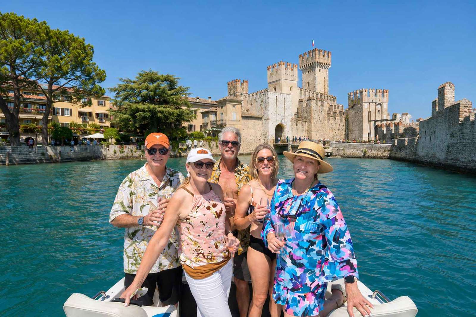 Passeio de barco em Garda até Sirmione com degustação de vinhos