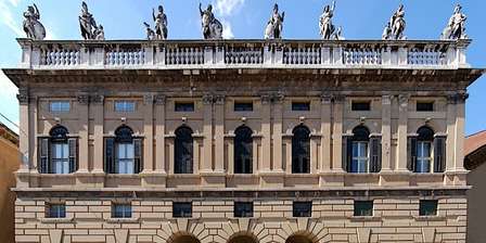 Palazzo Canossa