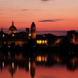 Mantua: Guided Tour on Your Mobile Phone