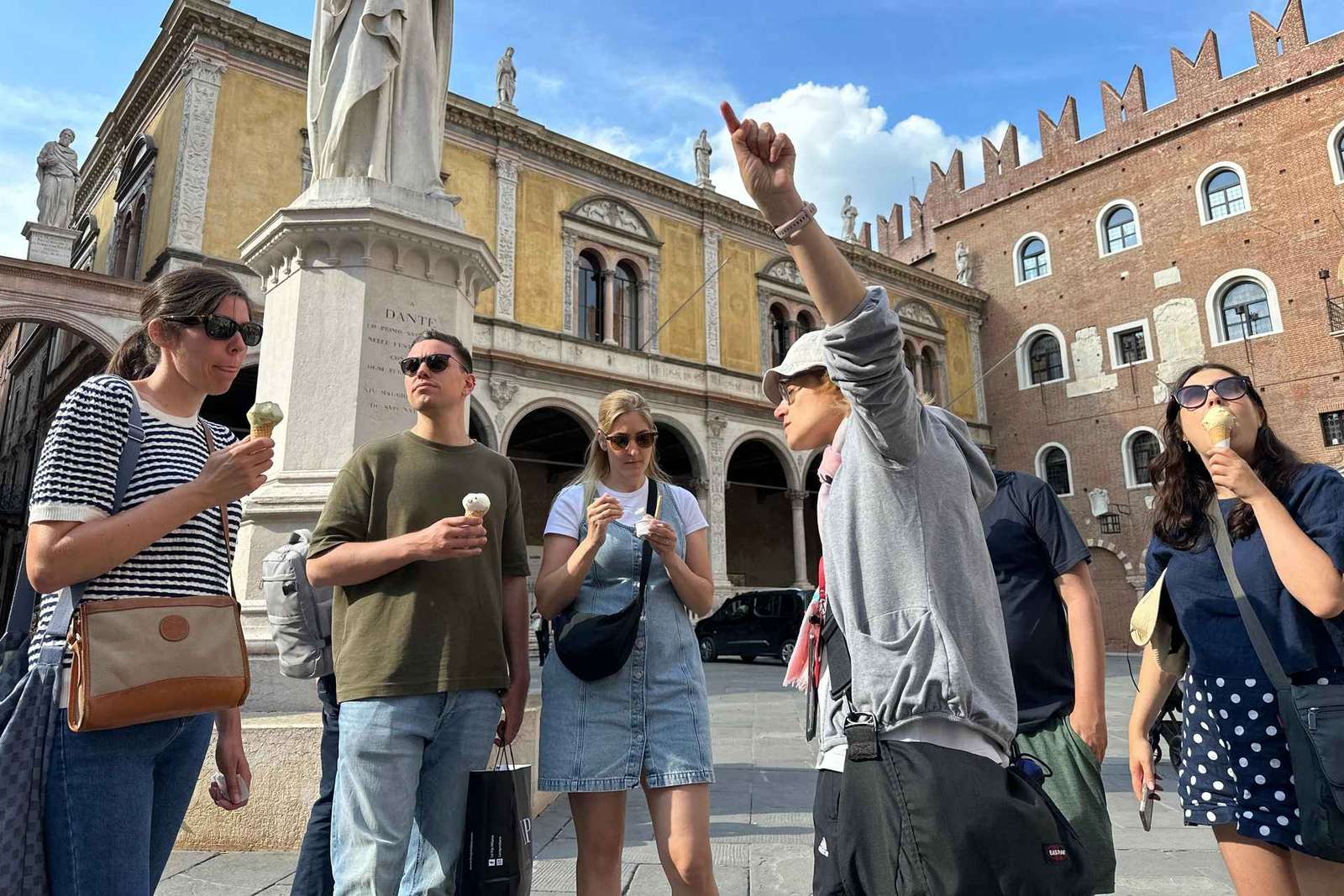 Verona: Esclusivo tour panoramico dei siti principali