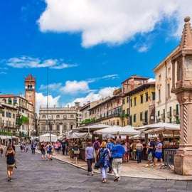 Von Verona aus: Bootstour nach Sirmione mit Spritzverkostung