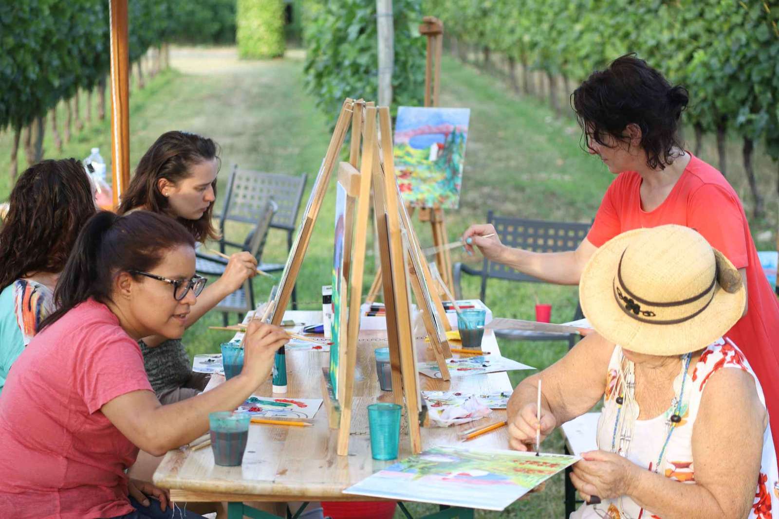 Lazise: Esperienza di pittura con vino e piatto di cibo locale