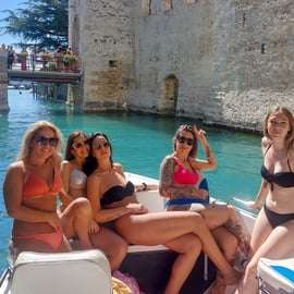 Passeio de barco em Garda até Sirmione com degustação de vinhos