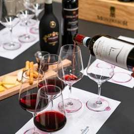 Verona: Visita alla cantina Montresor con degustazione di vini e spuntini