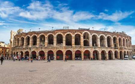 Verona: Prohlídka s průvodcem v malé skupině včetně vstupenek do Arény