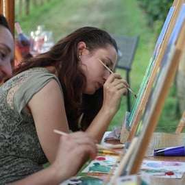Lazise: Esperienza di pittura con vino e piatto di cibo locale