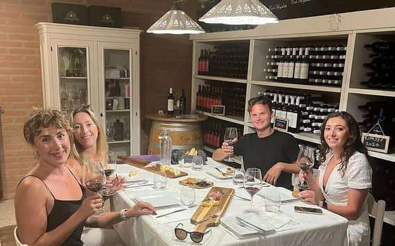 Valpolicella: borászat- és szőlőültetvény-túra ebéddel és borkóstolóval