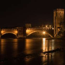 Tour a pie por Verona: Arena, balcón de Julieta y joyas ocultas