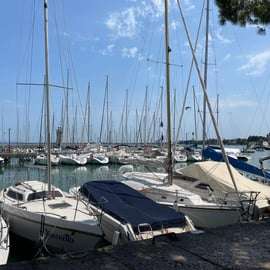 From Verona: Day tour to Lake Garda, Sirmione and Borghetto