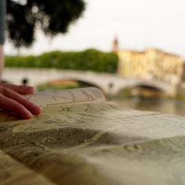 Verona by night: river walk, hidden corners & local life