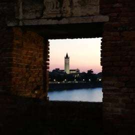 Tour nocturno a pie por Verona: de Piazza Erbe a la Arena